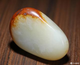 新手必看!和田玉枣红皮真假难辨?3个实操技巧,避开80%的染色坑