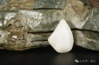 和田玉里的顶级山流水,每一种都极为少见,有一种比籽料还贵!