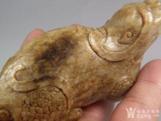 唐宋和田白玉带灰皮圆雕大辟邪兽把件