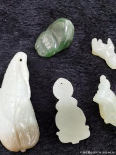新疆和田青白玉,碧玉,糖白玉共五只...油性细润好东西